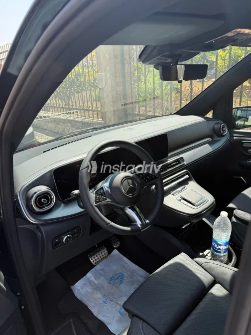 مرسيدس 300 2025 أبيض مستعملة للبيع - 3