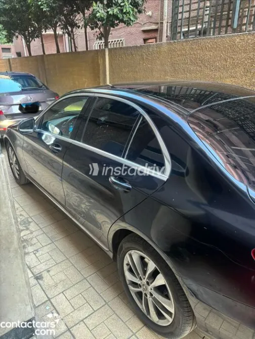 مرسيدس C 180 2019 أبيض مستعملة للبيع - 1