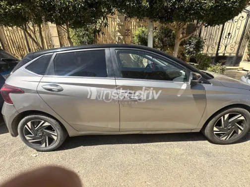 هيونداي I20 2022 أبيض مستعملة للبيع - 5