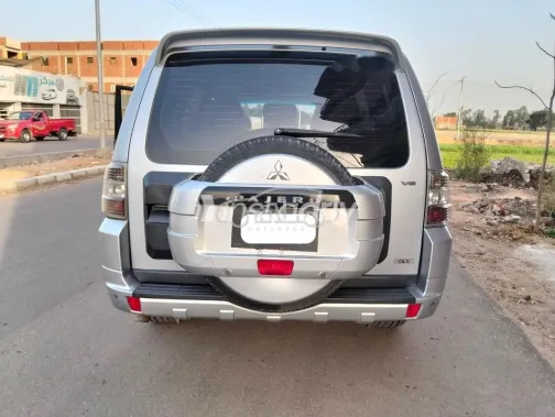 Mitsubishi Pajero 2014 Silver Used for Sale - 2