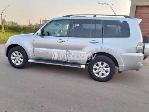 Mitsubishi Pajero 2014 Silver Used for Sale - 4