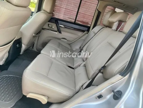 Mitsubishi Pajero 2014 Silver Used for Sale - 6