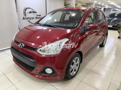 هيونداي جراند i10 2015 أحمر غامق مستعملة للبيع - 3