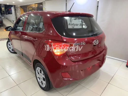 هيونداي جراند i10 2015 أحمر غامق مستعملة للبيع - 4