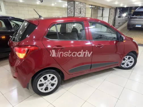 هيونداي جراند i10 2015 أحمر غامق مستعملة للبيع - 6