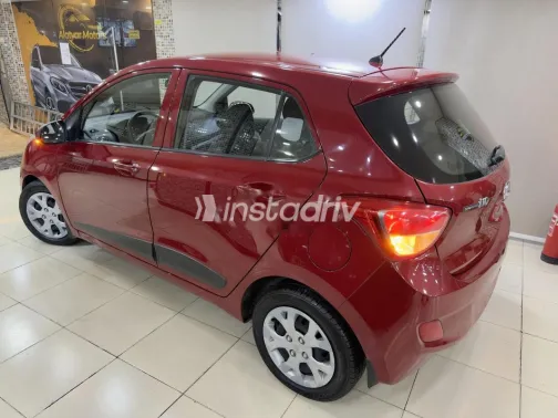 هيونداي جراند i10 2015 أحمر غامق مستعملة للبيع - 7