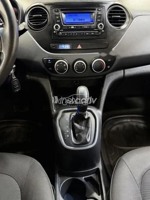 هيونداي جراند i10 2015 أحمر غامق مستعملة للبيع - 9