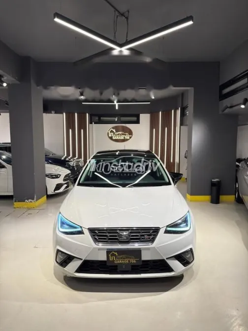 سيات ابيزا 2018 أبيض مستعملة للبيع - 1