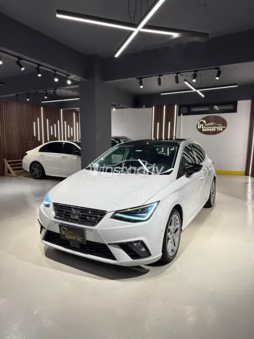 سيات ابيزا 2018 أبيض مستعملة للبيع - 3