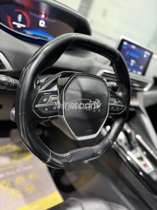 Peugeot 5008 2019 Gray Used for Sale - 10