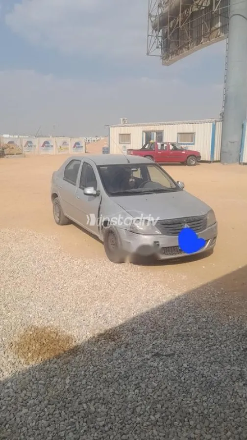 رينو لوجان 2014 فضي مستعملة للبيع - 6