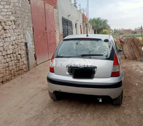 سيتروين C3 2003 فضي مستعملة للبيع - 4
