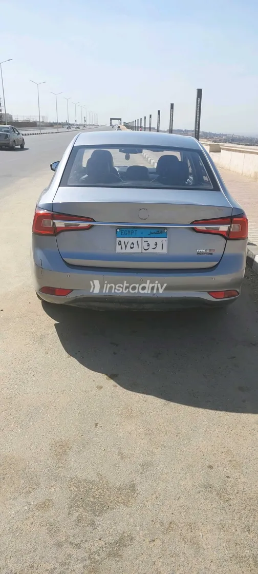 ام جى 5 2021 أبيض مستعملة للبيع - 2