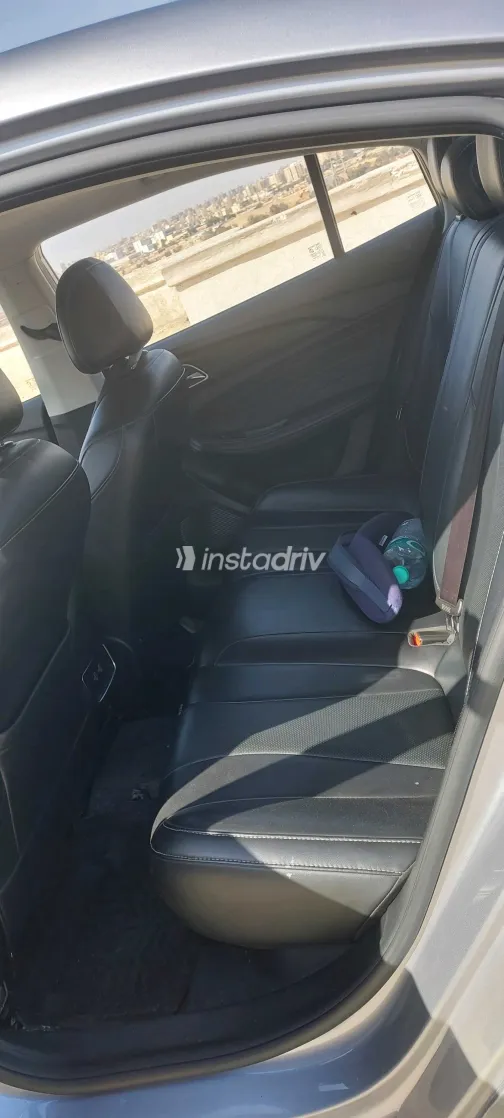 ام جى 5 2021 أبيض مستعملة للبيع - 8