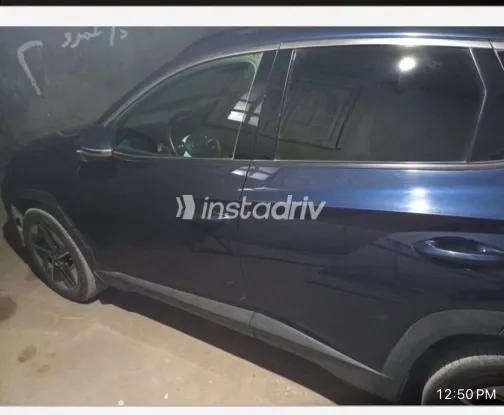 هيونداي توسان 2025 أبيض مستعملة للبيع - 2