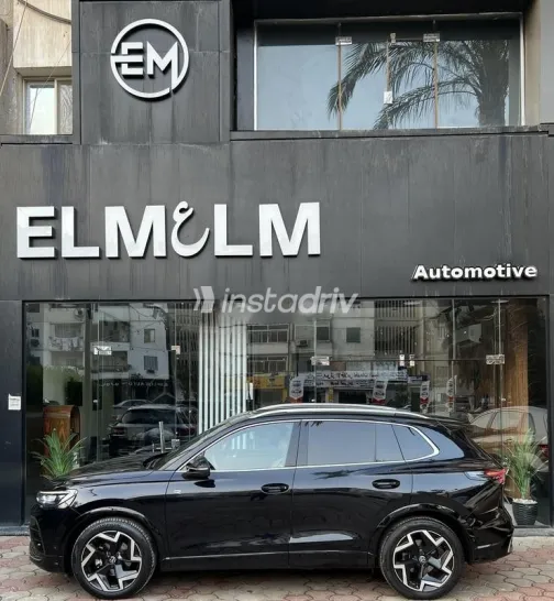 Volkswagen Tiguan 2024 Black Used for Sale - 7
