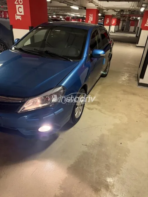 بى واى دى‬ F3 2025 أبيض مستعملة للبيع - 2