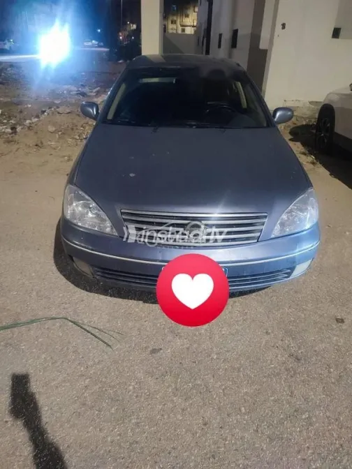 نيسان صنى 2009 بترولي مستعملة للبيع - 1