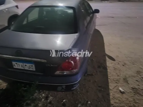 نيسان صنى 2009 بترولي مستعملة للبيع - 2