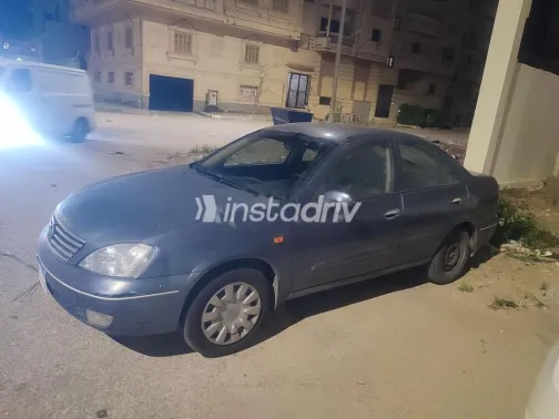 نيسان صنى 2009 بترولي مستعملة للبيع - 4