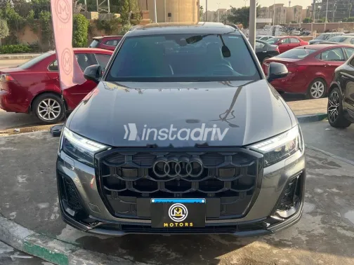 Audi Q7 2025 Gray Used for Sale - 2