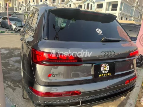 Audi Q7 2025 Gray Used for Sale - 4