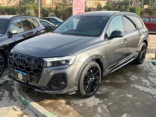 Audi Q7 2025 Gray Used for Sale