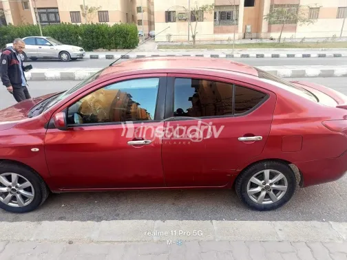 نيسان صنى 2014 أحمر مستعملة للبيع - 3