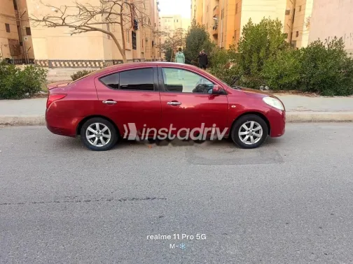 نيسان صنى 2014 أحمر مستعملة للبيع - 4