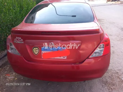 نيسان صنى 2014 أحمر مستعملة للبيع - 6