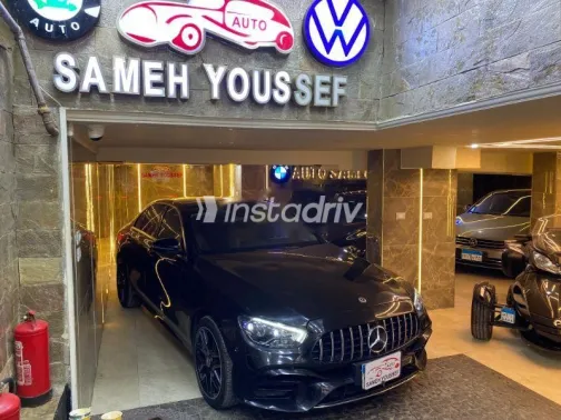 مرسيدس E 180 2018 أسود مستعملة للبيع - 1