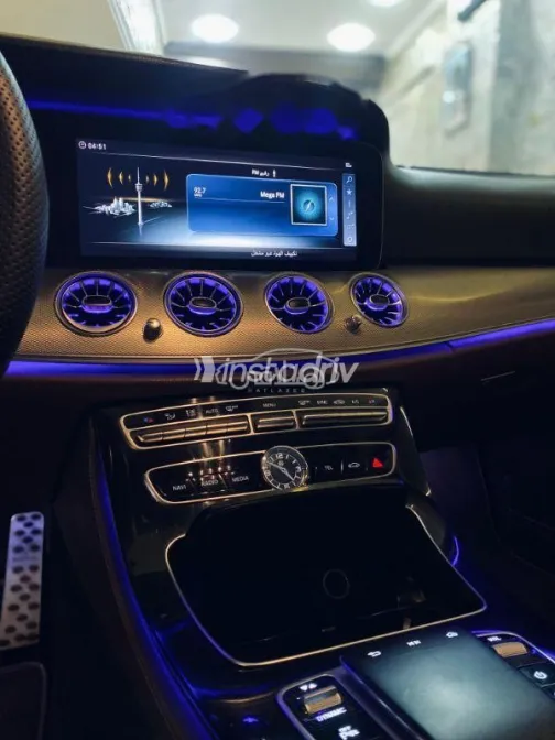 مرسيدس E 180 2018 أسود مستعملة للبيع - 4