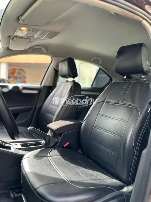 سكودا اوكتافيا 2016 بني مستعملة للبيع - 8