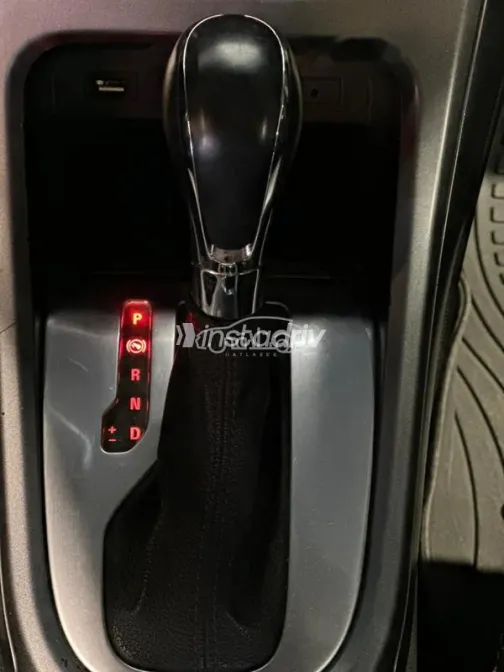 Opel Astra 2016 Brown Used for Sale - 10