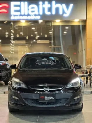 Opel Astra 2016 Brown Used for Sale