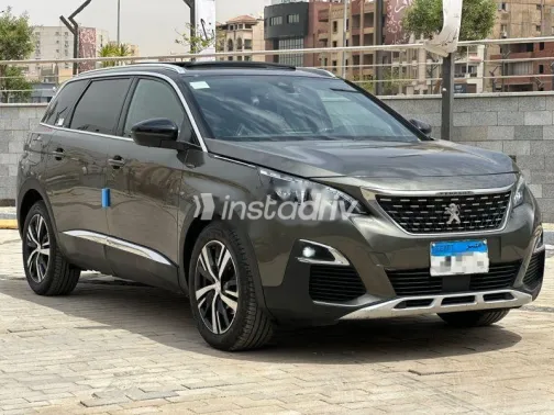 Peugeot 5008 2020 Green Used for Sale - 1