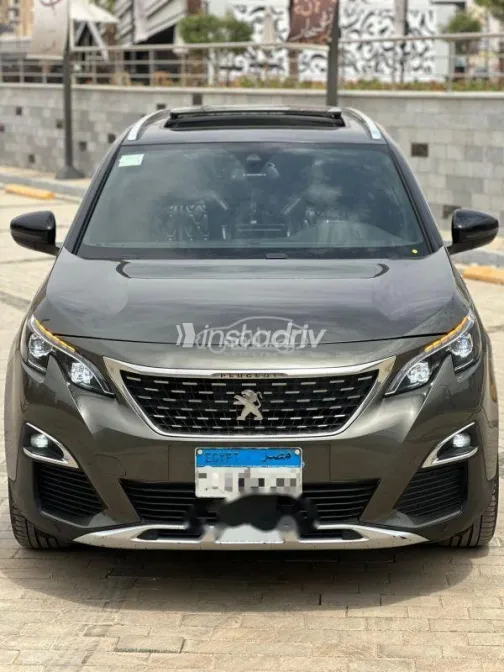 Peugeot 5008 2020 Green Used for Sale - 2