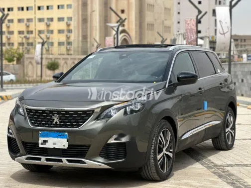 Peugeot 5008 2020 Green Used for Sale - 3
