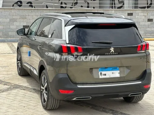 Peugeot 5008 2020 Green Used for Sale - 7