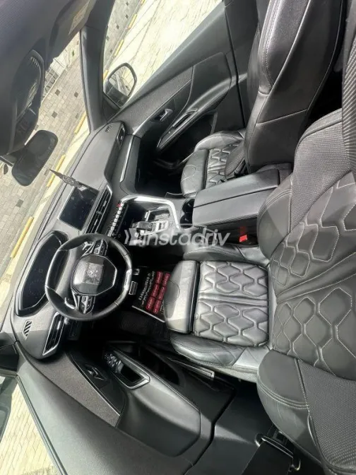 Peugeot 5008 2020 Green Used for Sale - 9