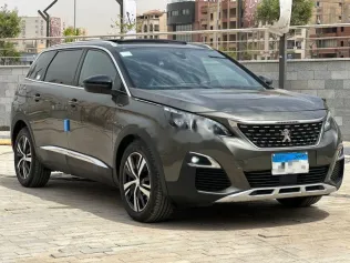 Peugeot 5008 2020 Green Used for Sale