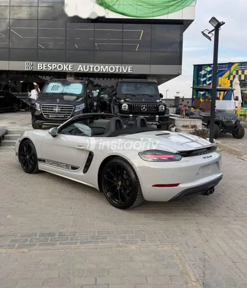 Porsche Boxster 2024 Gray Used for Sale - 10