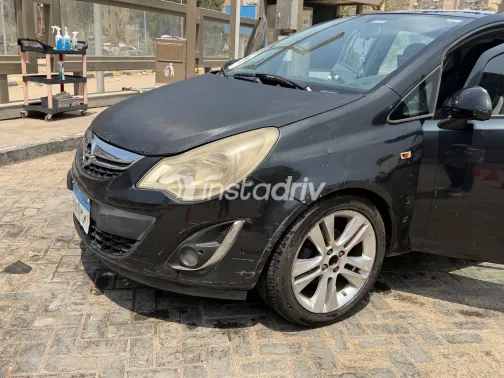 اوبل كورسا 2013 أبيض مستعملة للبيع - 1