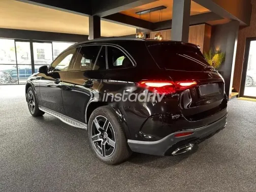 مرسيدس GLC 200 2025 أسود مستعملة للبيع - 3