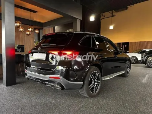 مرسيدس GLC 200 2025 أسود مستعملة للبيع - 4
