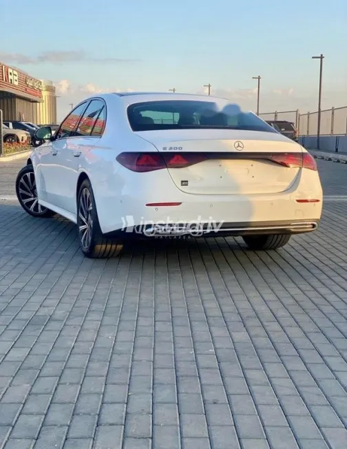مرسيدس E 200 2024 أبيض مستعملة للبيع - 3