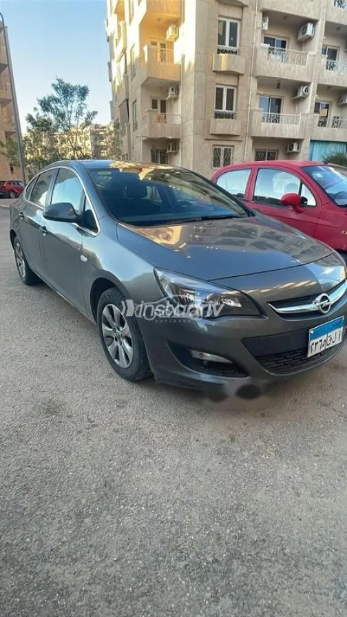 اوبل أسترا 2021 أبيض مستعملة للبيع - 2