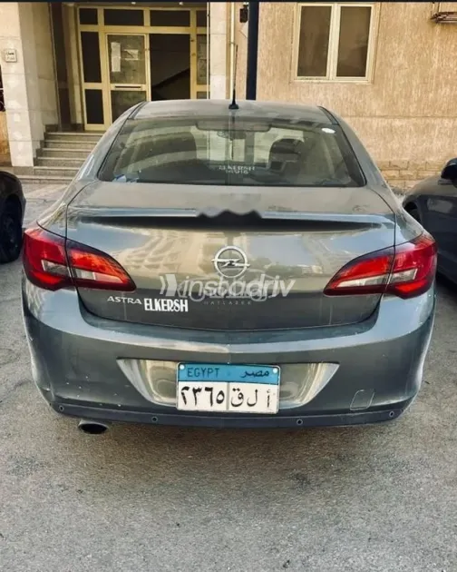 اوبل أسترا 2021 أبيض مستعملة للبيع - 3