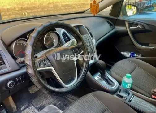 اوبل أسترا 2021 أبيض مستعملة للبيع - 5