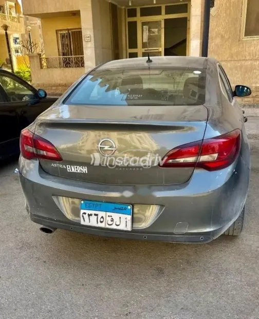 اوبل أسترا 2021 أبيض مستعملة للبيع - 9